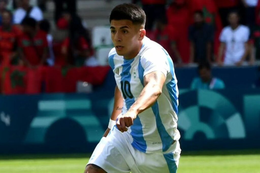 Thiago Almada, futbolista argentino, que sufrió un robo en los Juegos Olímpicos de París 2024.