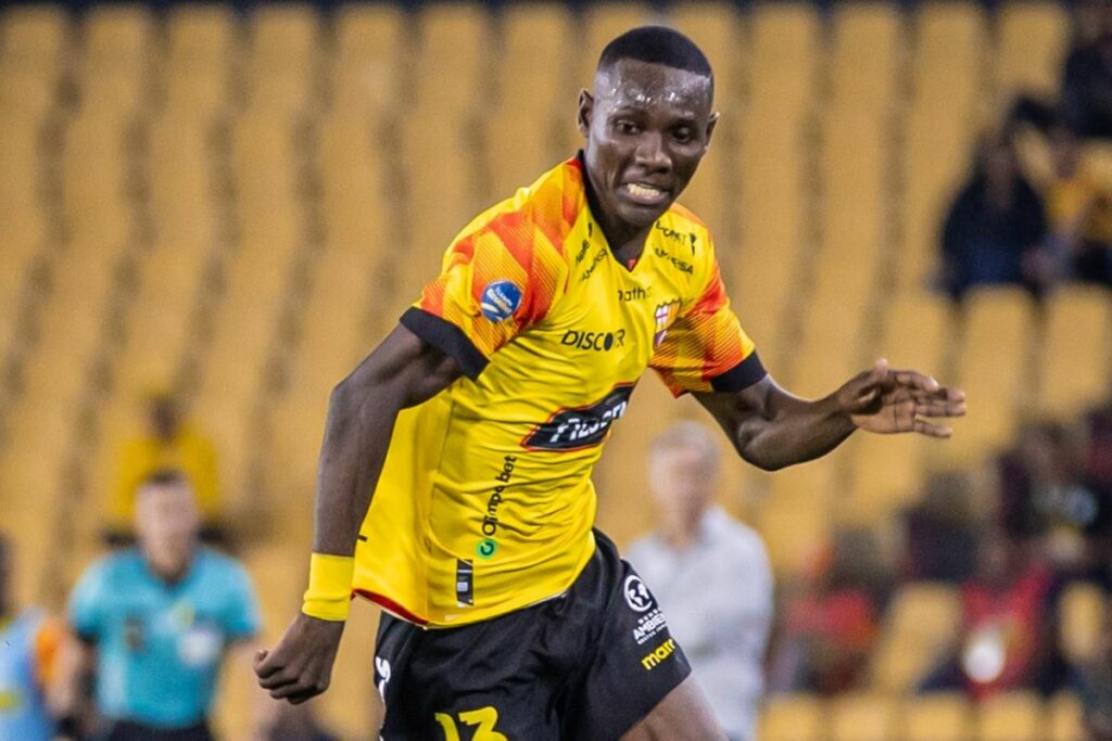 Janner Corozo, jugador de Barcelona SC, en un partido de la temporada 2024.