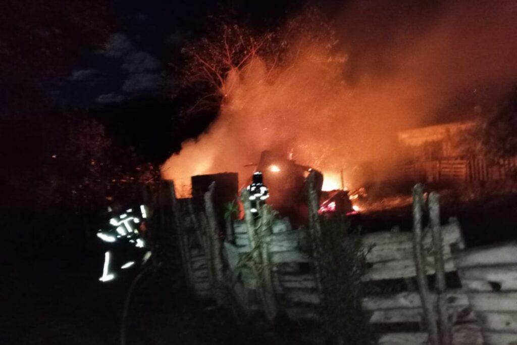 En Uyumbicho se registró un incendio estructural. 