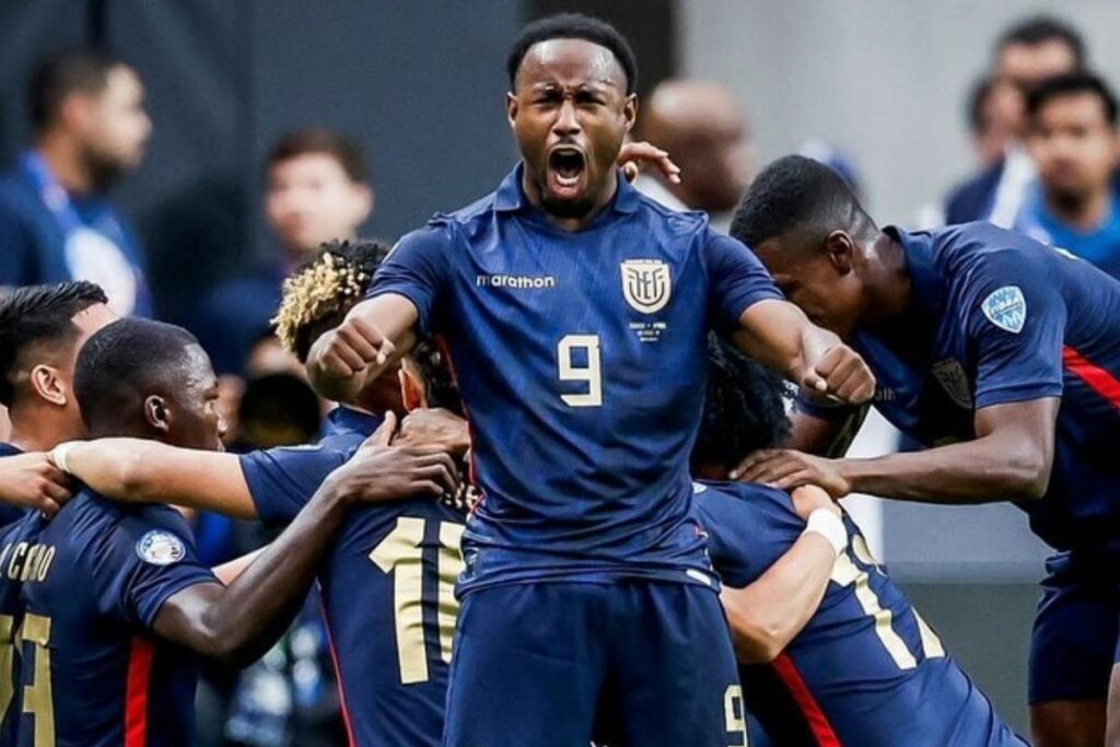 John Yeboah celebra uno de los goles de la Selección de Ecuador en Copa América