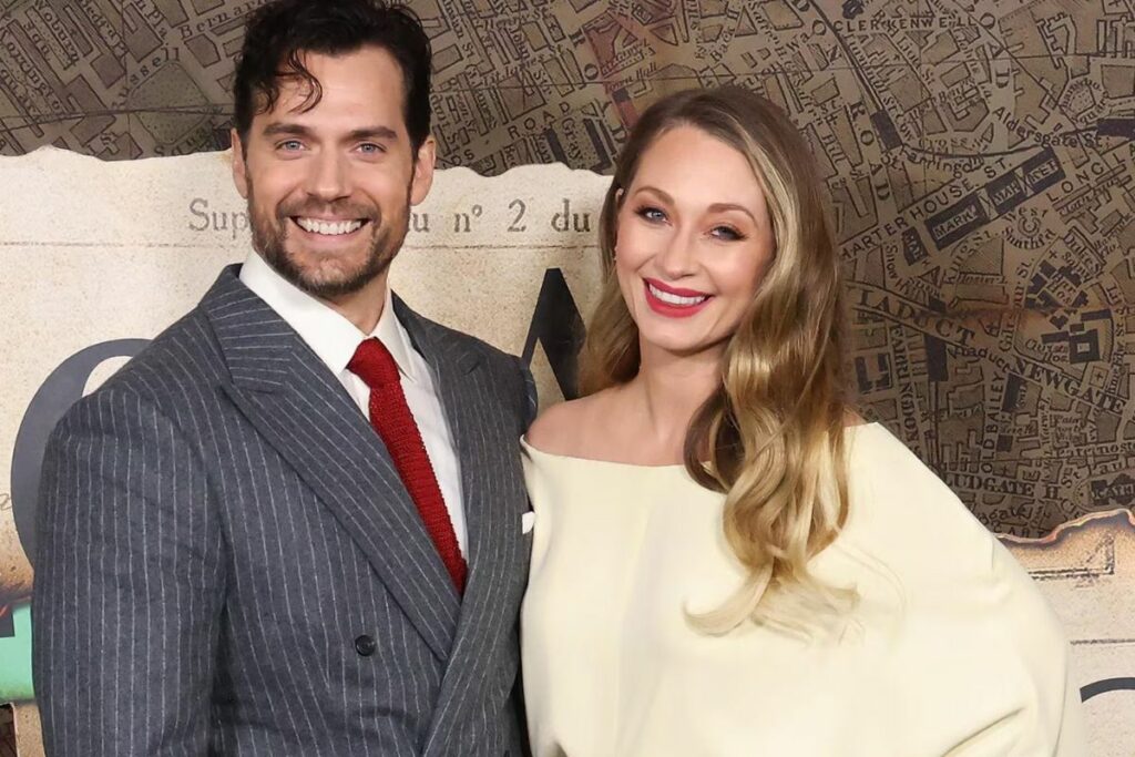 Henry Cavill y su pareja Natalie Viscuso esperan su primer hijo. Foto: www.hola.com.