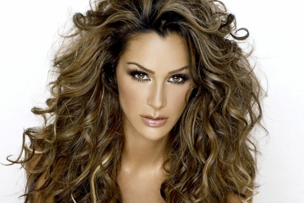 Ninel Conde, quien interpreta a Alma Rey en 'Rebelde', se unió a OnlyFans en 2021. Foto: IMDb.