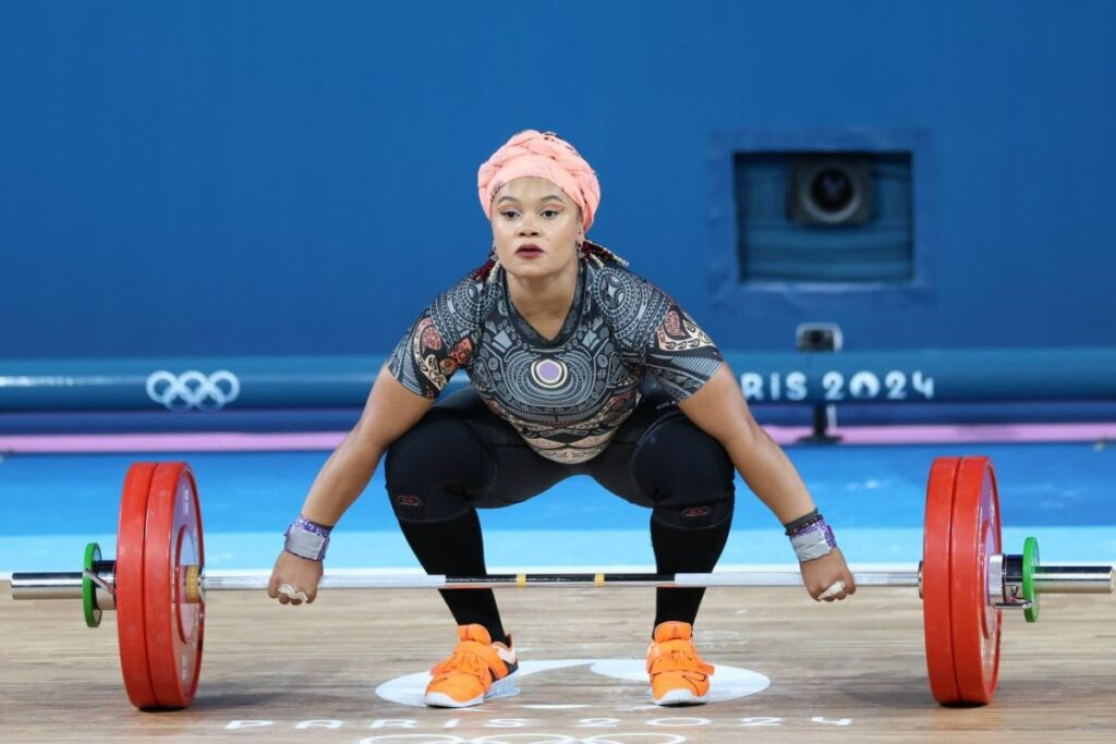 Neisi Dajomes en la plataforma de competencia de los Juegos Olímpicos París 2024.