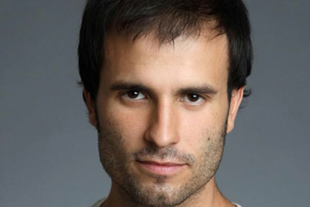 El actor Julián Ortega interpretaba al dueño de un restaurante en la serie 'Élite', de Netflix. Foto: IMDB