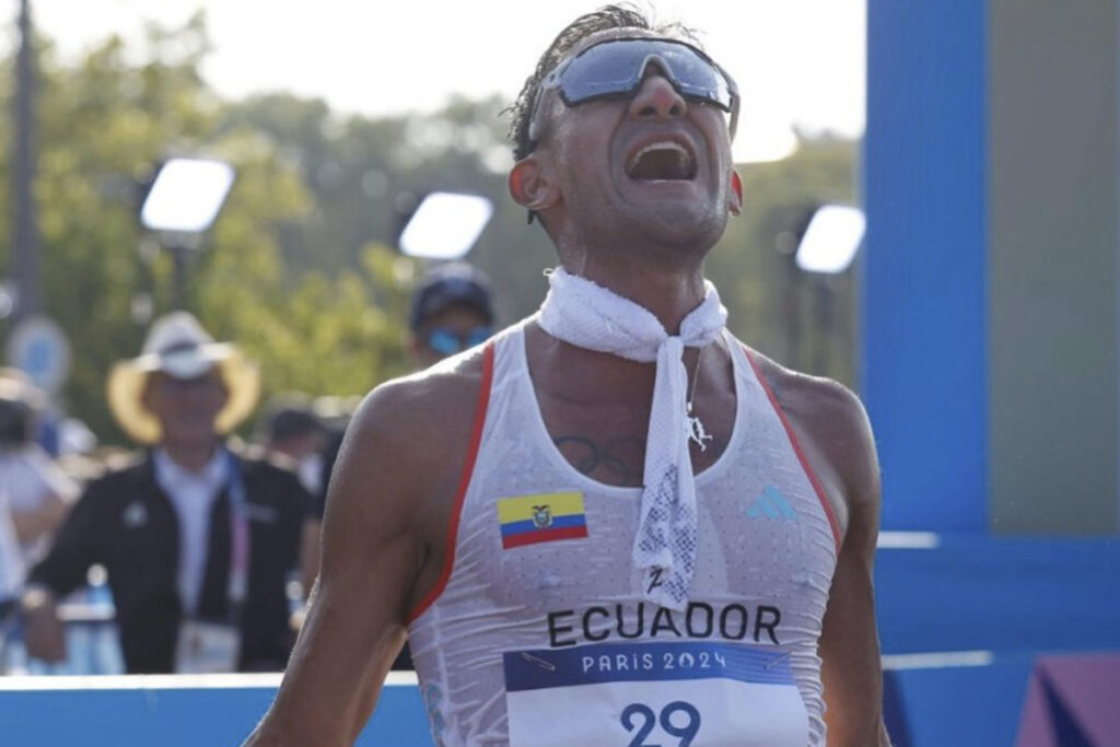 Daniel Pintado celebra la obtención de la medalla de oro en París 2024.