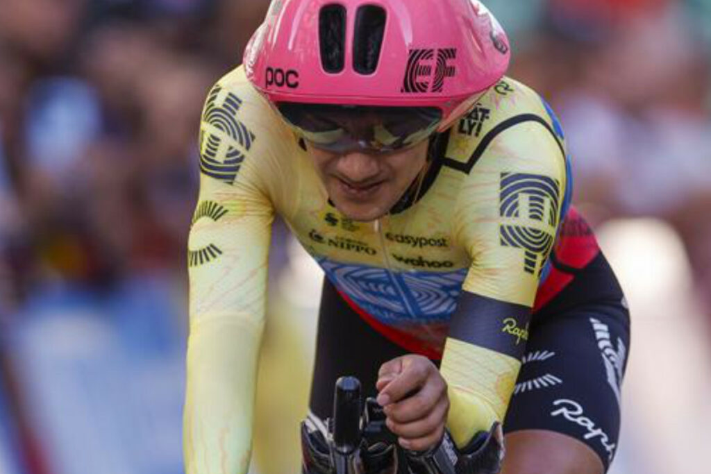 Richard Carapaz en el cierre de la Vuelta a España 2024.
