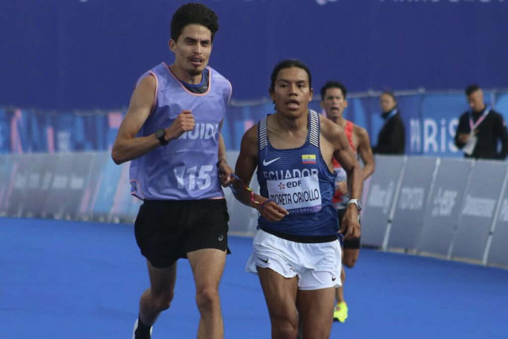 Sixto Moreta (d) alcanzó dos diplomas olímpicos en París 2024.