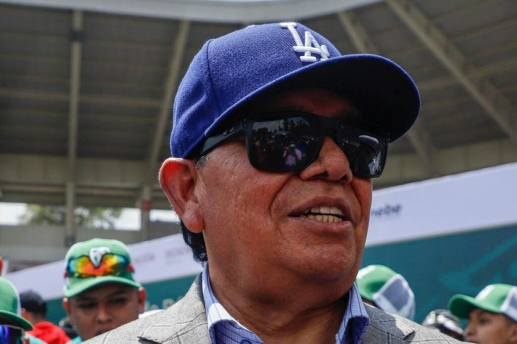 El mexicano Fernando Valenzuela, emblemático lanzador de los Dodgers y de las Grandes Ligas, falleció a los 63 años.
