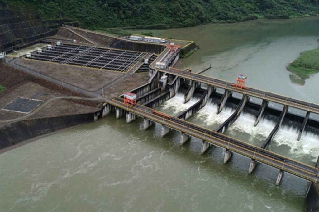 Obra de captación de la central Coco Codo Sinclair.