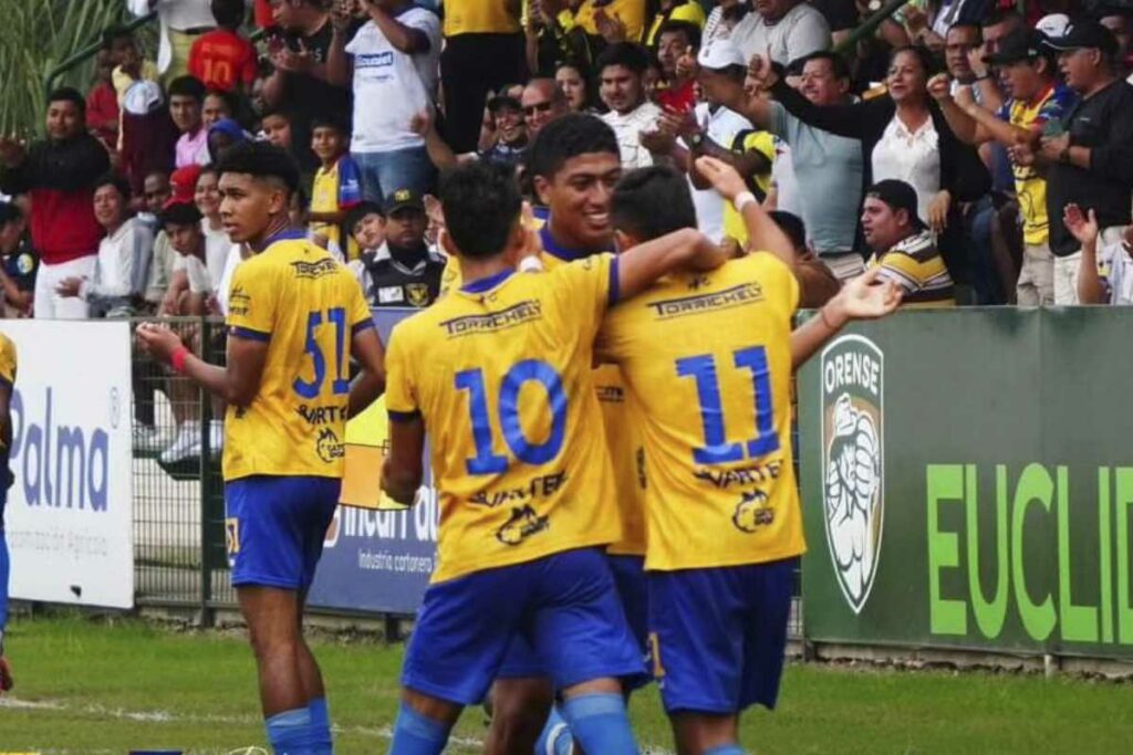 Plantel del Huaquillas FC en el 2024.