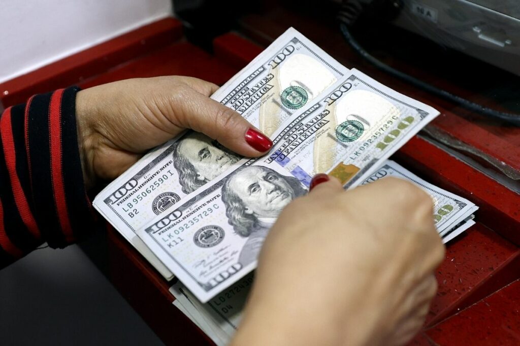 El cambio monetario entre el peso colombiano y el dólar se mide diariamente
