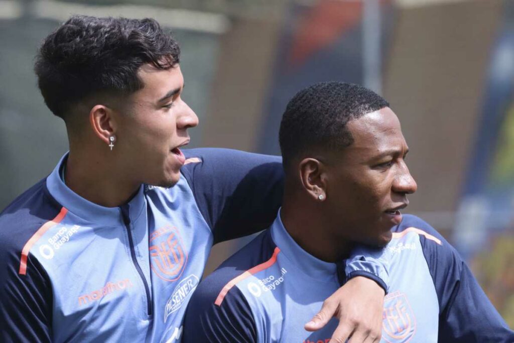 Kendry Páez (i) y Pervis Estupiñán.