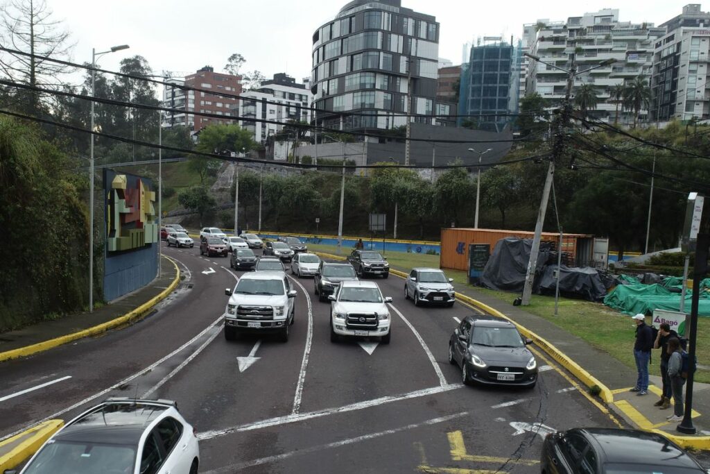 La medida del Pico y placa se estableció para regular el tránsito en Quito.