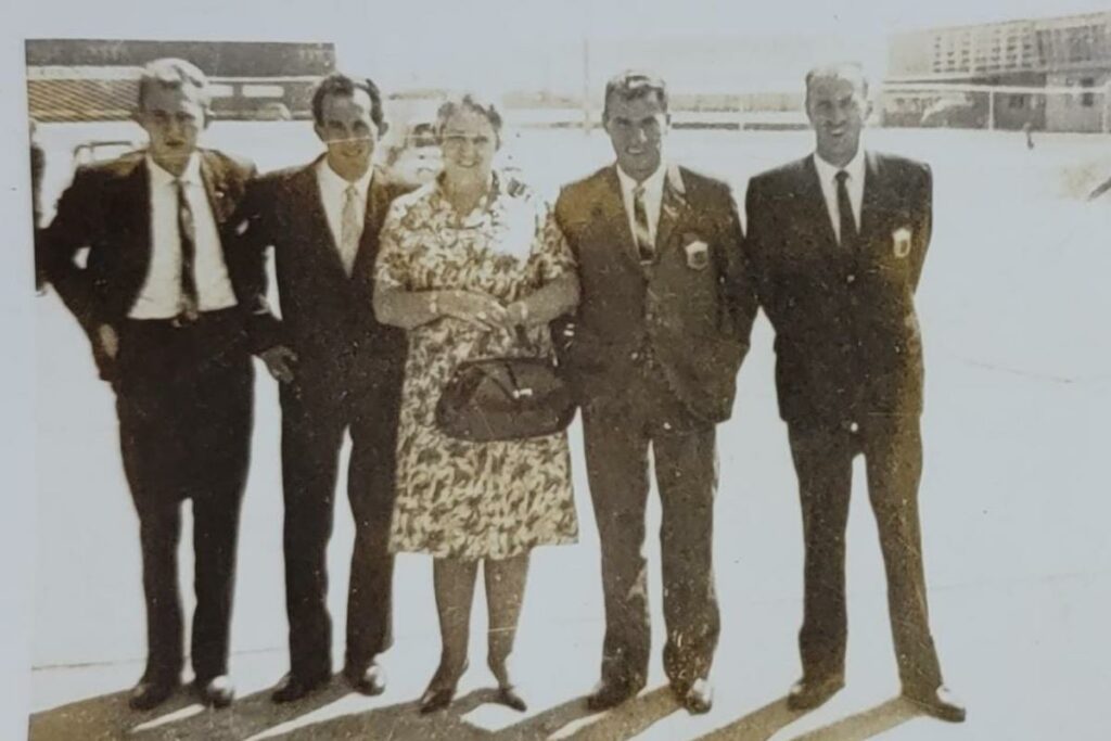 La familia de José Pardo en Buenos Aires, Argentina, en la Copa Libertadores de 1965 cuando el Quito visitó a Boca Juniors. De izquierda a derecha están Francisco Pardo, Manuel Pardo, Ana Luisa Velasco (madre de Ney Mancheno Velasco),  César Pardo y Mario Pardo. 