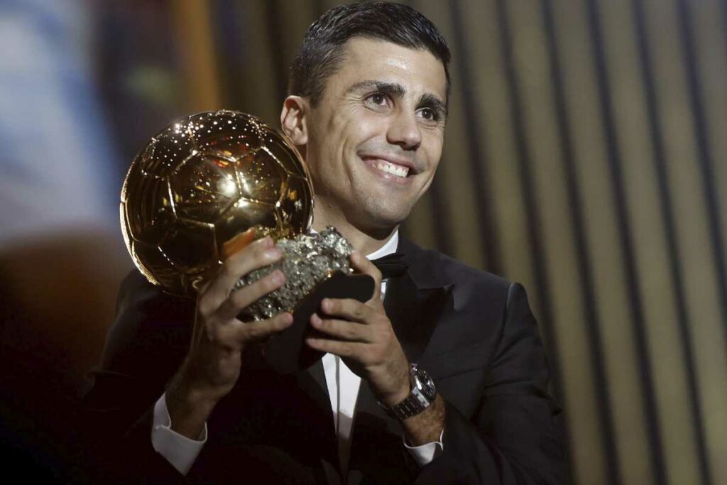 Rodri con el Balón de Oro 2024.