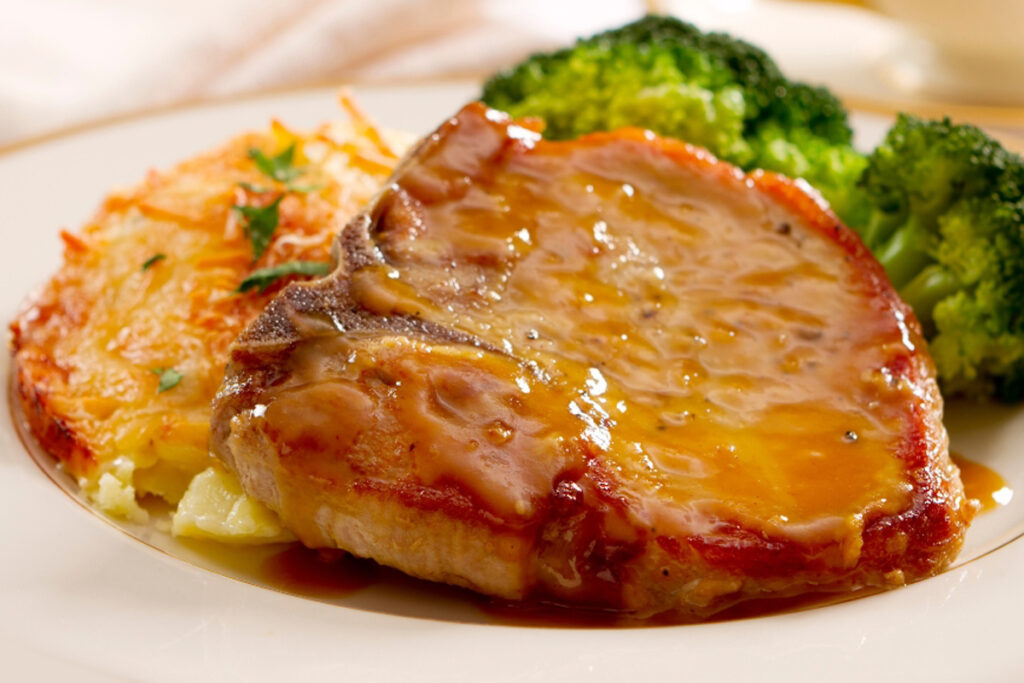 Esta receta fácil y deliciosa combina la jugosidad de la carne con el toque dulce y sabroso de la miel y el ajo, creando una explosión de sabor que encantará a todos.