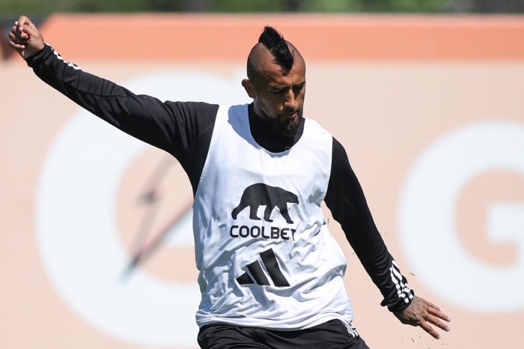 El futbolista chileno Arturo Vidal y otros compañeros del Colo Colo se encuentran bajo investigación. Foto: Instagram de Colo Colo
