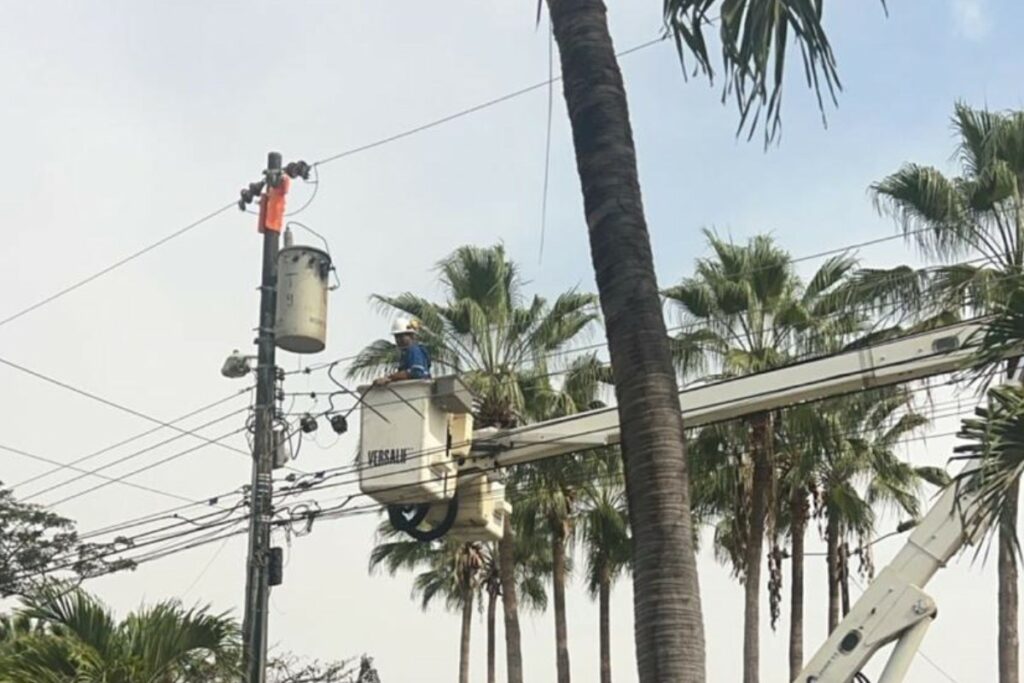 Según la planificación de la CNEL, los cortes afectarán tanto a zonas residenciales como a sectores industriales de Guayaquil. Foto: CNEL.