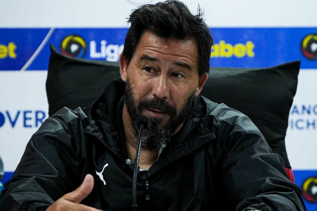 Pablo 'Vitamina' Sánchez, DT de Liga de Quito, en rueda de prensa.