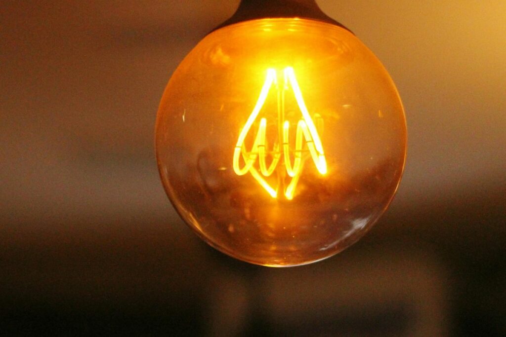 Los cortes de luz continuarán en Guayaquil. Foto: Pexels