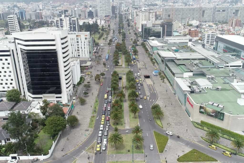 La avenida Naciones tiene casi dos kilómetros de largo y 80 metros de ancho.