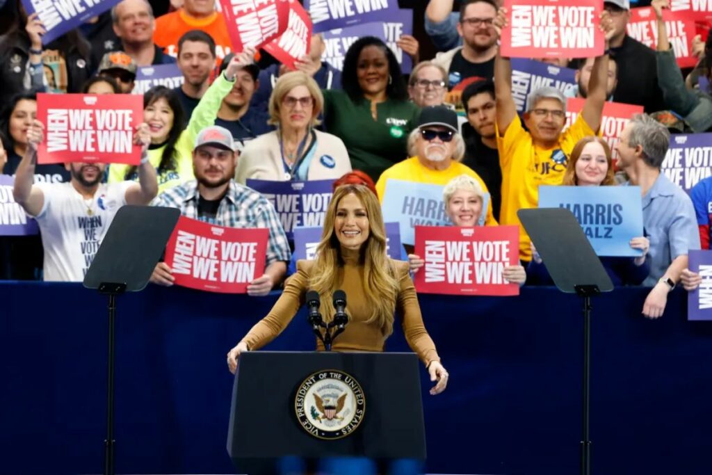 Jennifer López enfatizó en Nevada la importancia de votar para que Kamala Harris derrote a Donald Trump. Foto: EFE.