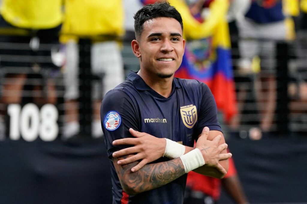Kendry Páez en un partido con la Selección de Ecuador en la Copa América.