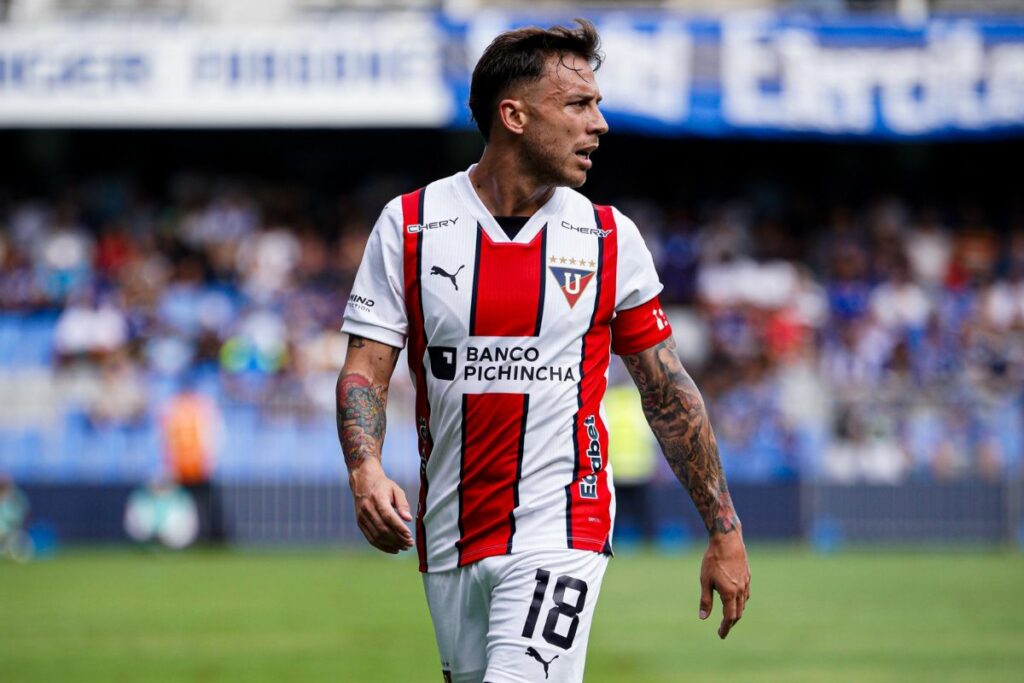Ezequiel Piovi anotó en el partido entre Liga de Quito y Emelec por la Liga Pro 2024.