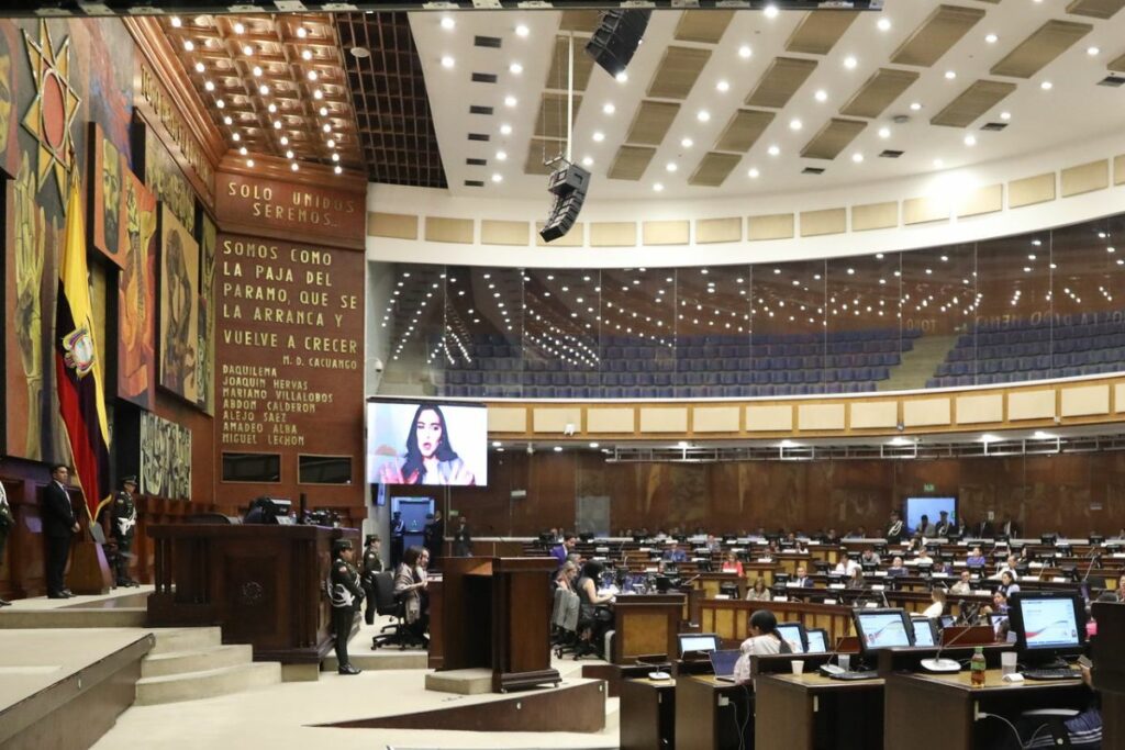 El Pleno de la Asamblea aprobó una resolución sobre la sanción a la Vicepresidenta de la República, la noche del 13 de noviembre.