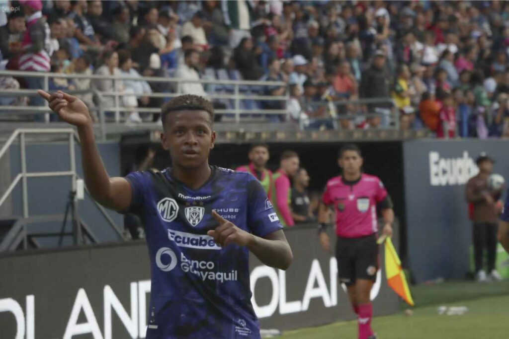 Keny Arroyo con Independiente del Valle en la Liga Pro.