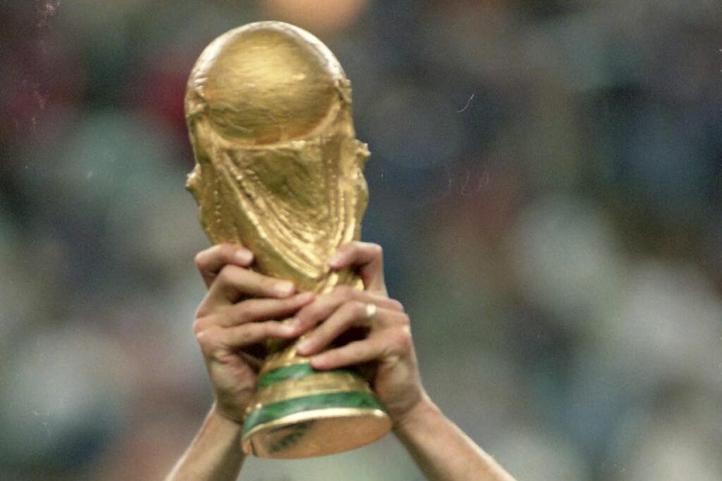 Trofeo de la Copa del Mundo que se le entrega a la selección campeona.
