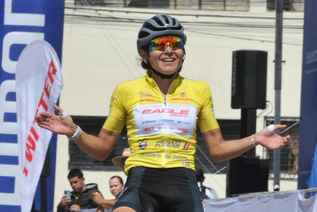 Esther Galarza ganó la Vuelta Femenina al Ecuador 2024.