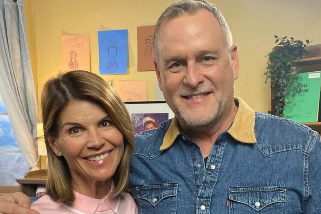 Dave Coulier, quien posa con su excompañera de la serie, fue diagnosticado con cáncer. 