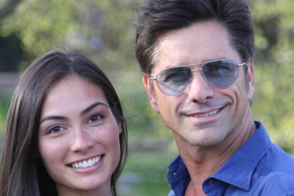 Está casado con Caitlin McHugh desde 2018. 