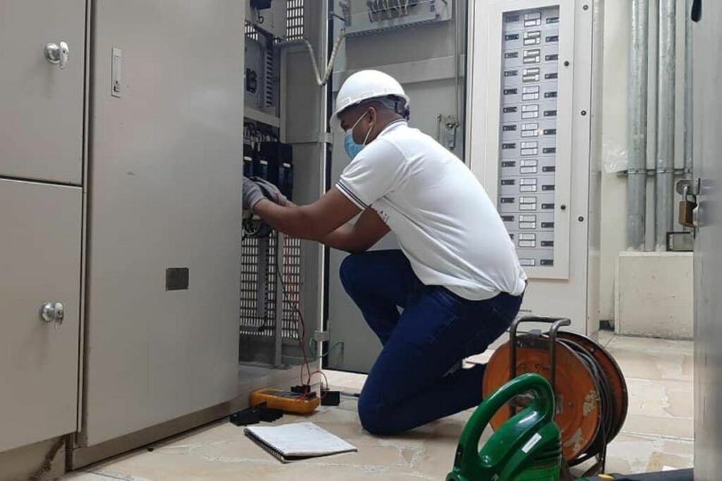 El Gobierno compensa a los empresarios y emprendedores que generan su propia energía, con artefactos superiores a 10 kW