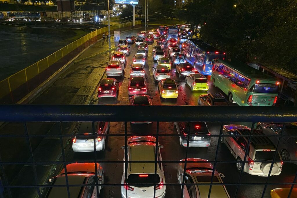 El Pico y placa se aplica en Quito para controlar el tránsito vehicular.