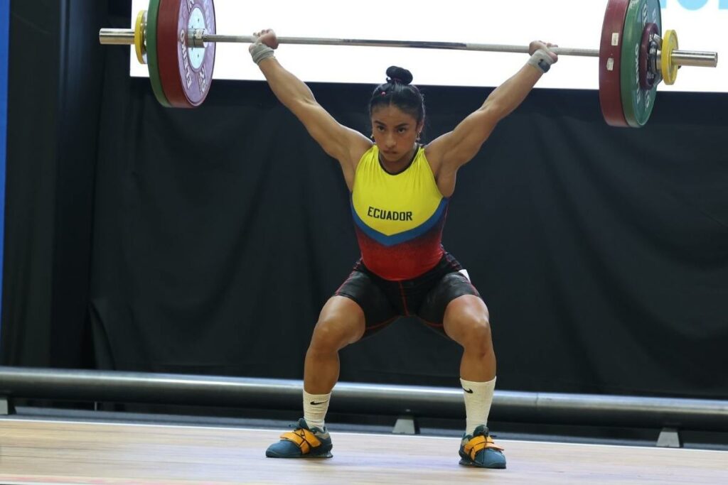 Jenifer Becerra ganó oro en el levantamiento de pesas de los Juegos Bolivarianos del Bicentenario Ayacucho 2024, celebrados en Perú.