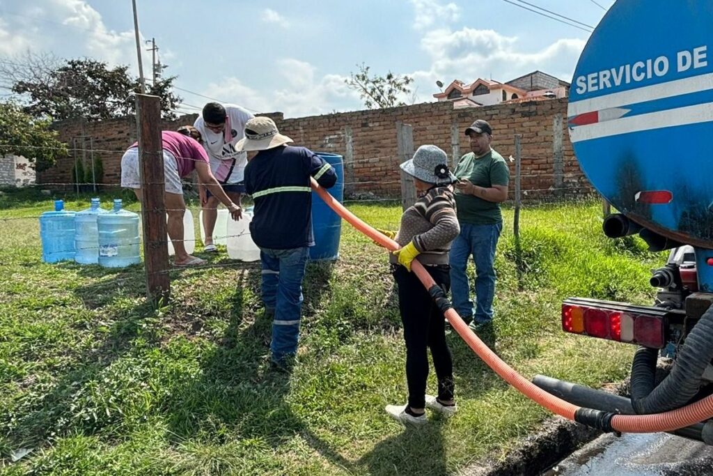 La Epmaps surte de líquido vital a los barrios con suspensión del servicio.