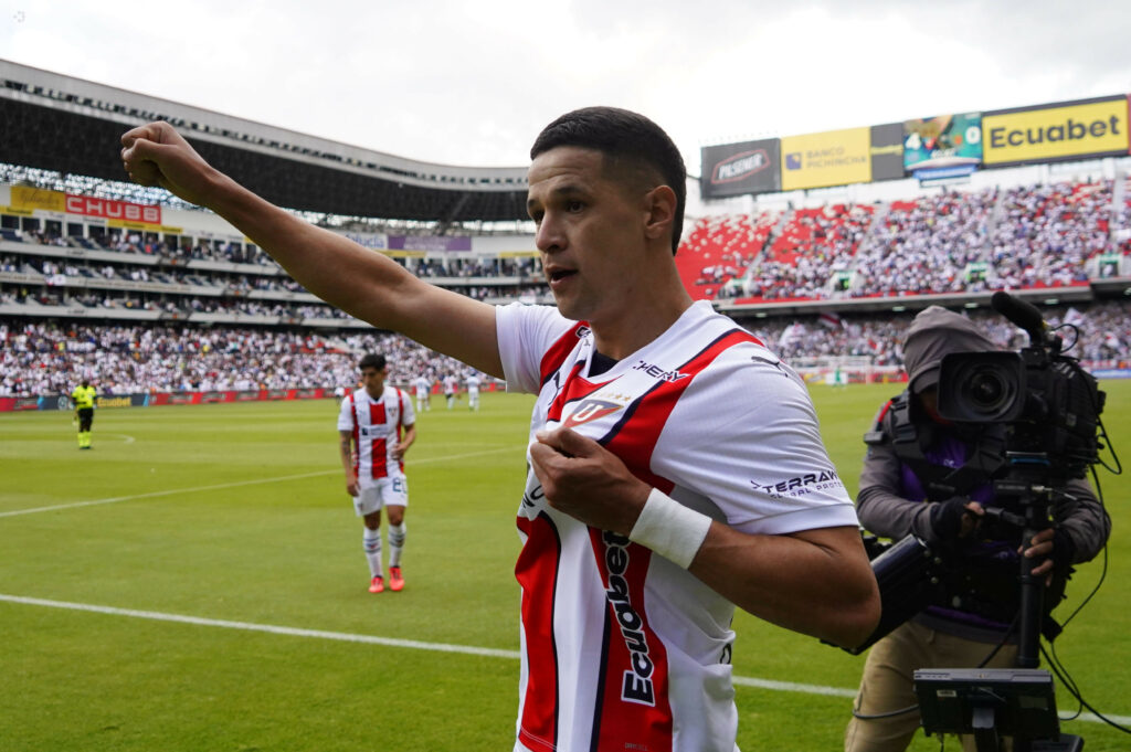 Álex Arce, delantero de Liga de Quito, en un partido de la Liga Pro.