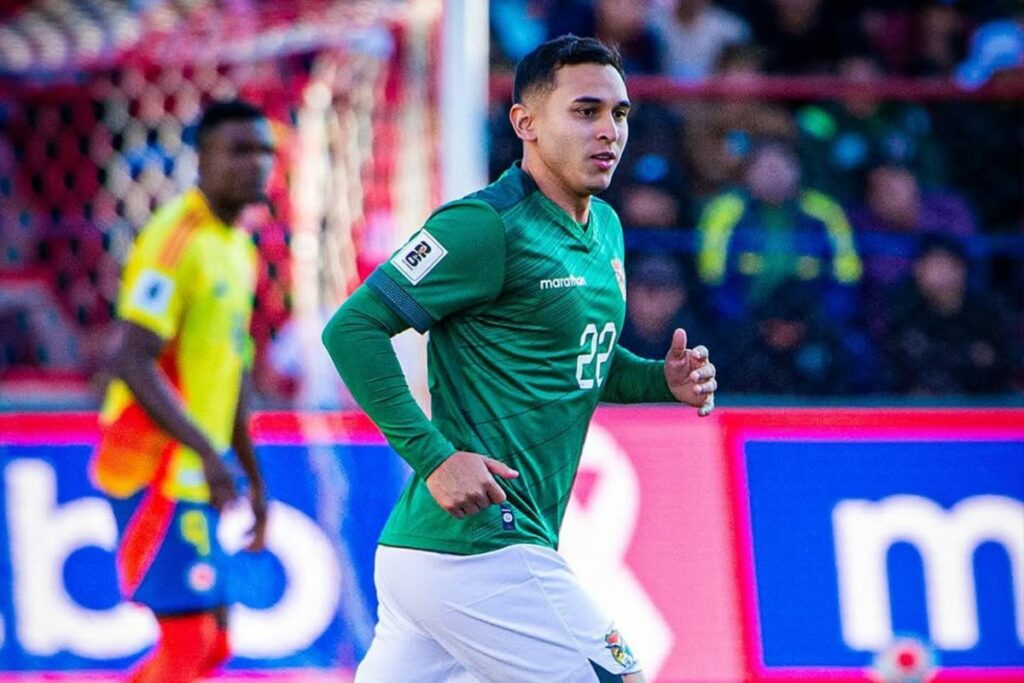 Bruno Miranda, nuevo jugador de Mushuc Runa durante un partido con la Selección de Bolivia.