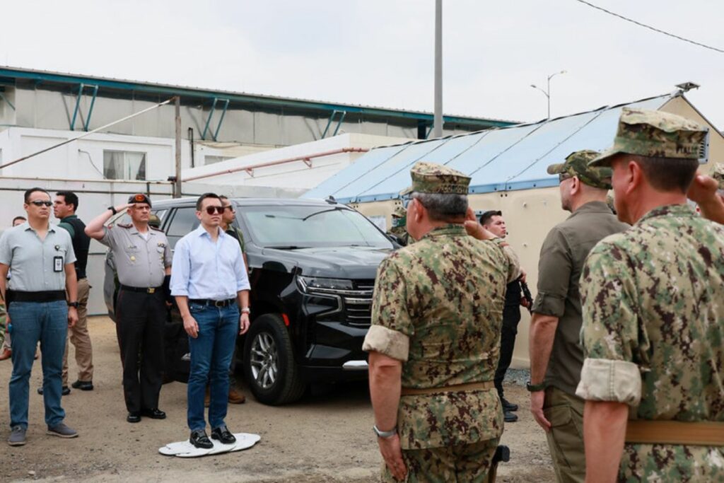 El 21 de noviembre de 2024, el presidente Daniel Noboa visitó los nuevos campamentos móviles de las Fuerzas Armadas.