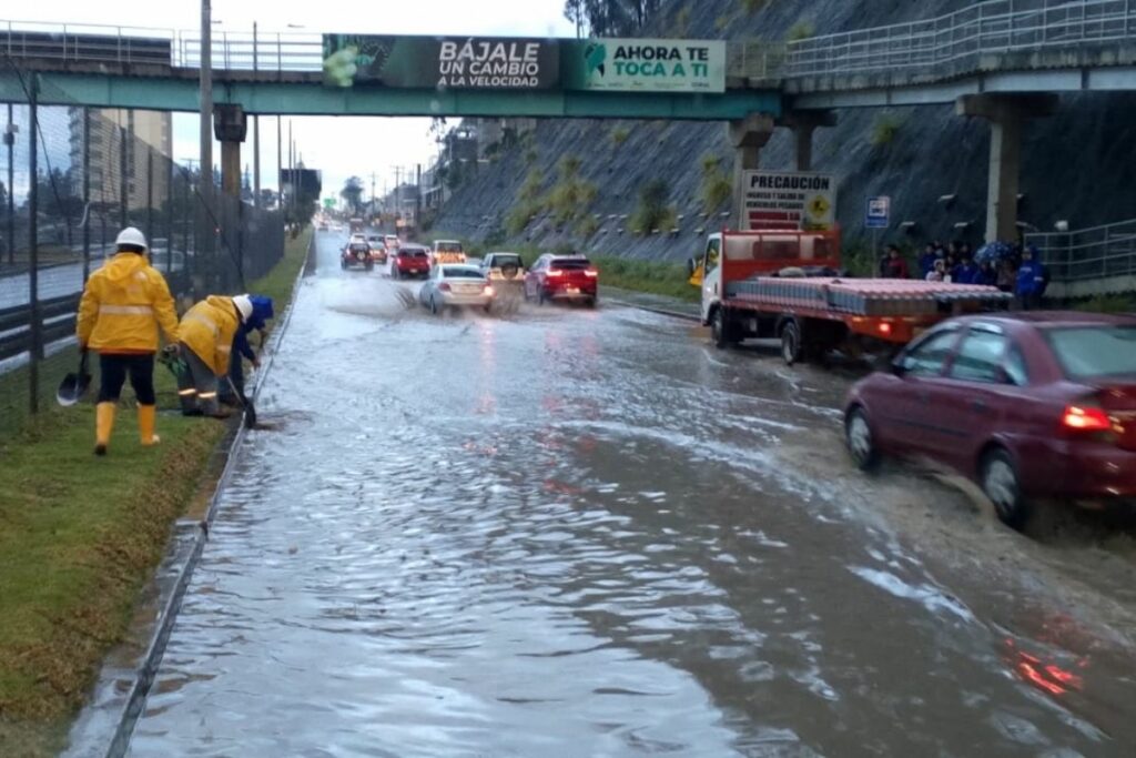 Calles y casas se inundaron en Cuenca tras las fuertes lluvias de este martes
