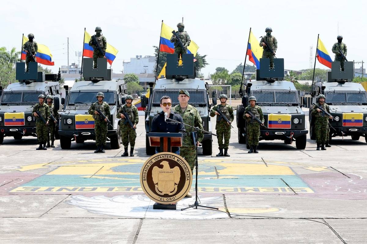 Daniel Noboa dispuso el despliegue de 2 406 militares en El Oro - El  Comercio