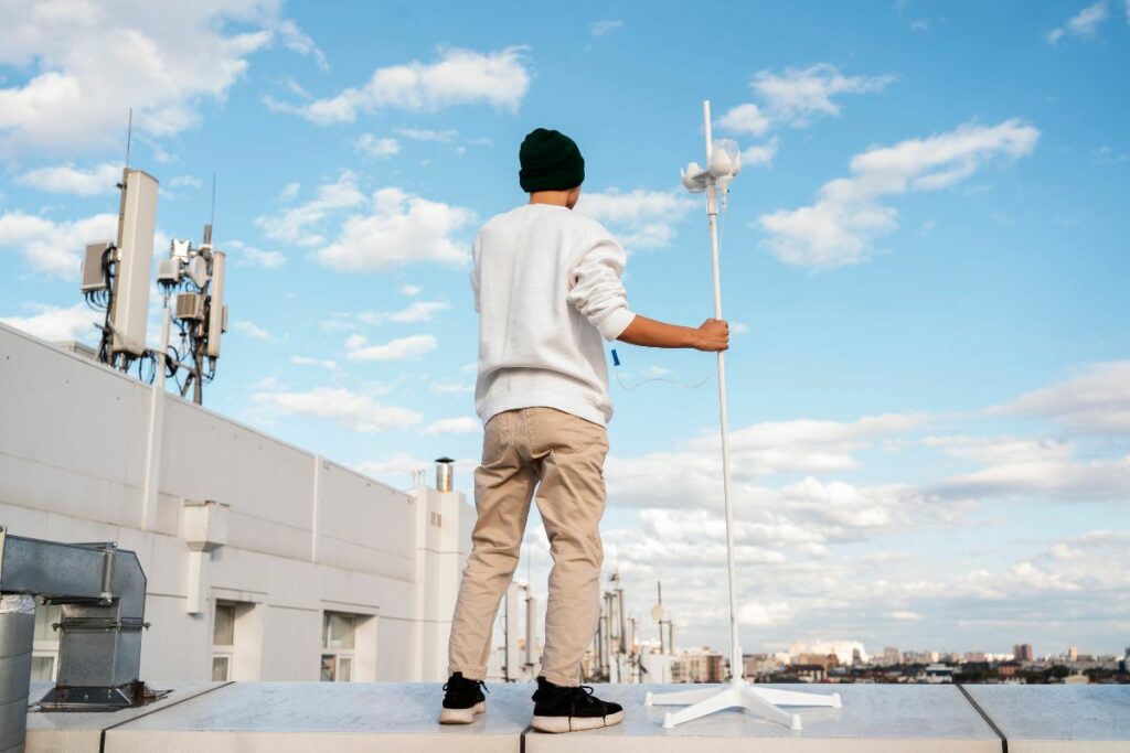 Internet satelital elimina puntos muertos y conecta comunidades. Foto: Freepik.