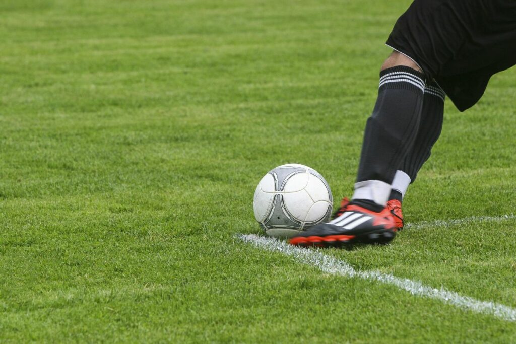 Clubes deportivos deberán transformarse en Sociedades Anónimas para mayor transparencia.
