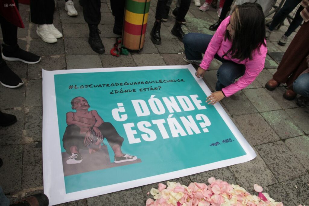 Un plantón se realizó en Guayaquil el pasado 28 de diciembre para exigir respuestas sobre los cuatro niños de Guayaquil.