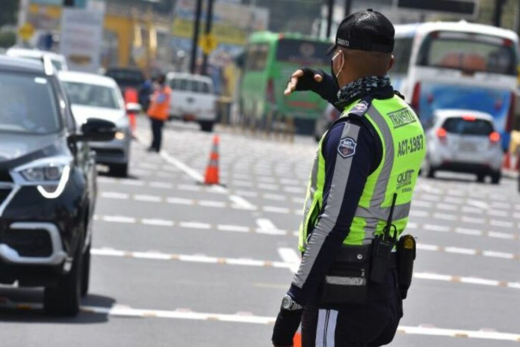 Agentes de tránsito gestionarán el flujo vehicular.