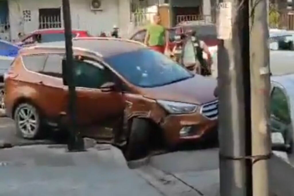 El conductor del vehículo chocó por intentar huir.