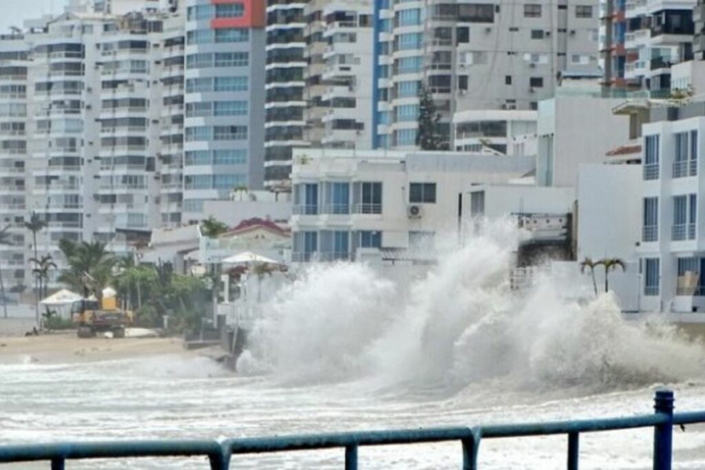 Imagen del oleaje en Salinas.