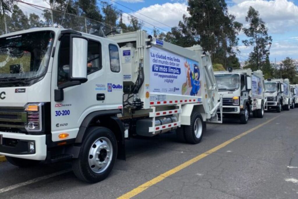 Seis camiones de recolección de basura se integran a la flota de Emaseo.